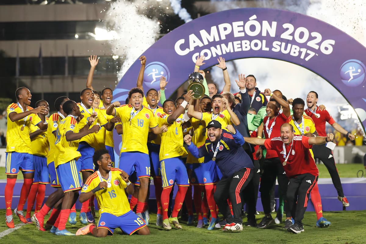 Jugadores de Colombia celebran tras ganar la final del Sudamericano Sub-17 entre Argentina y Colombia. EFE/ Juan Pablo Pino