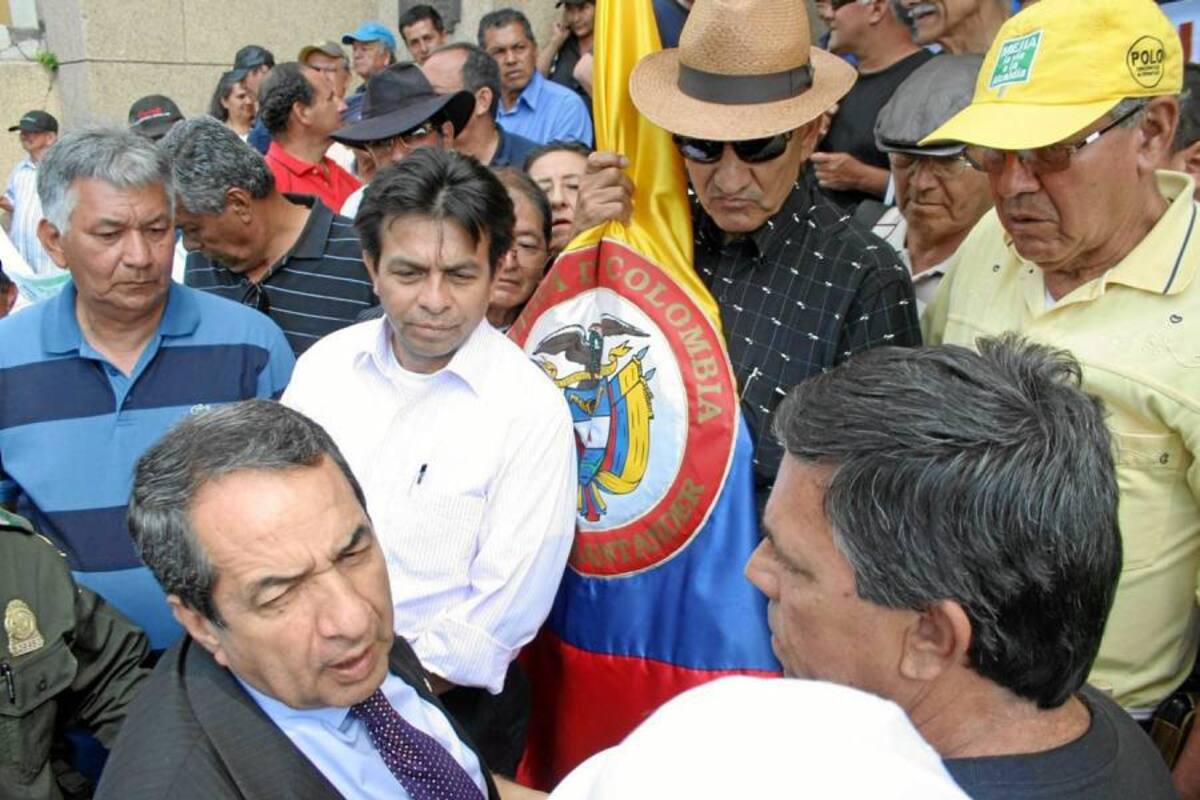 Con bloqueo protestaron policías y soldados retirados (Foto: Suministrada /VANGUARDIA LIBERAL)