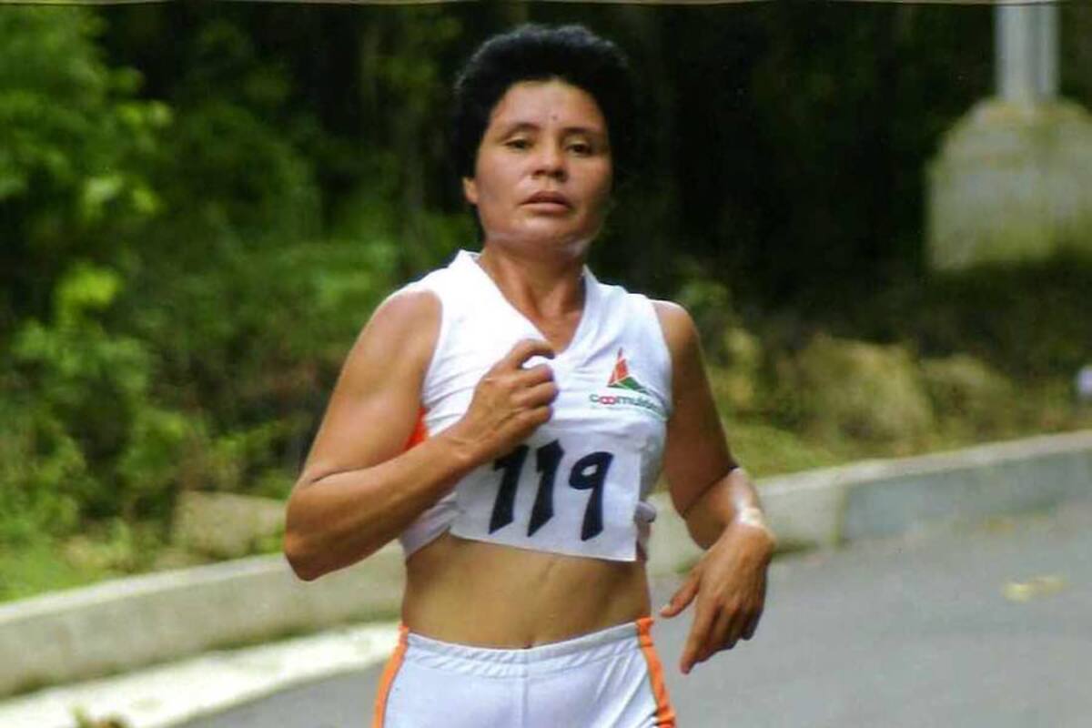 Dora Ismenia Sanabria Cárdenas, natural de Suaita y habitante de Simacota, fue recientemente la ganadora a nivel nacional de los 1.500 metros planos. (Foto: Suministrada/VANGUARDIA LIBERAL)