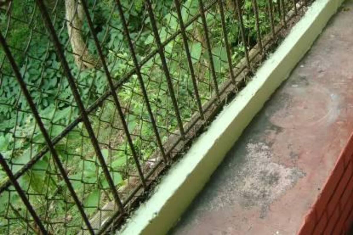 Ésta es una de las grietas que se pueden apreciar en la planta física de la institución educativa.(Foto: Suministrada/VANGUARDIA LIBERAL)