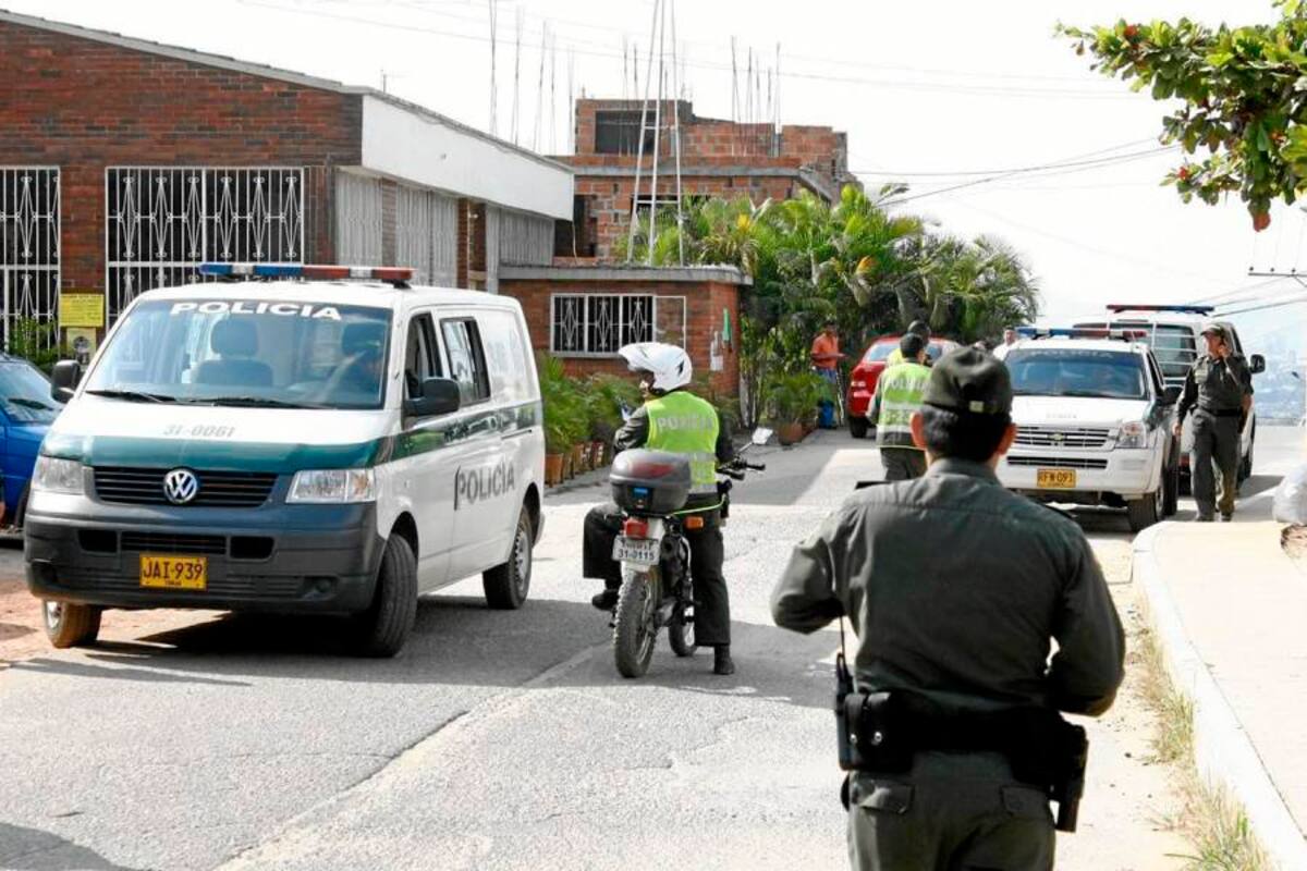 El crimen se registró ayer a la 1:00 de la tarde en la calle 146C del barrio Prados del Sur, en el municipio de Floridablanca. (Foto: Marco Valencia/VANGUARDIA LIBERAL)