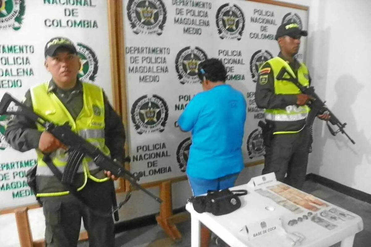 En la comuna Uno de Barrancabermeja fue capturada en flagrancia una mujer de 49 años por el presunto delito de estupefacientes. (Foto: Suministrada/ VANGUARDIA LIBERAL)