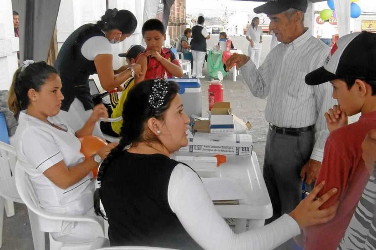 Avanzó jornada nacional de vacunación (Foto: Edgar Omar Bustos A/ VANGUARDIA LIBERAL )