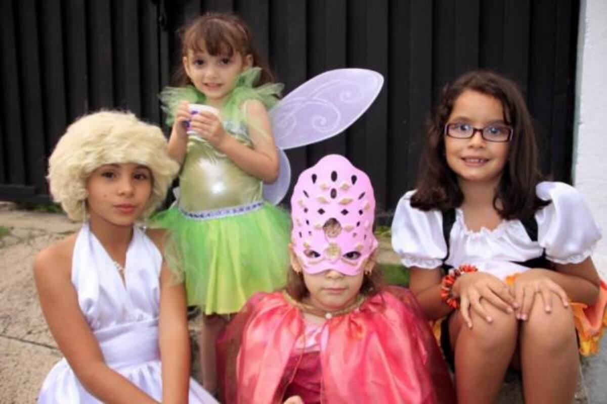 Daniela González, Ana María Alterio, Juliana Botero y Sofía Alterio.