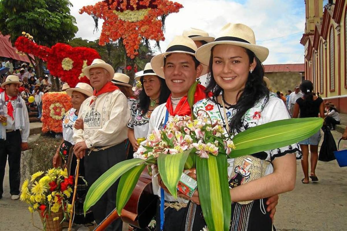 Afiche promocional de las Ferias y Fiestas de Vélez, evento que desde hoy desarrollará una variadísima programación que incluye Exposición equina grado B. Festival Nacional de la Guabina y el tiple, y celebración de los 50 años del desfile de las flores. (Foto: Suministrada /VANGUARDIA LIBERAL)