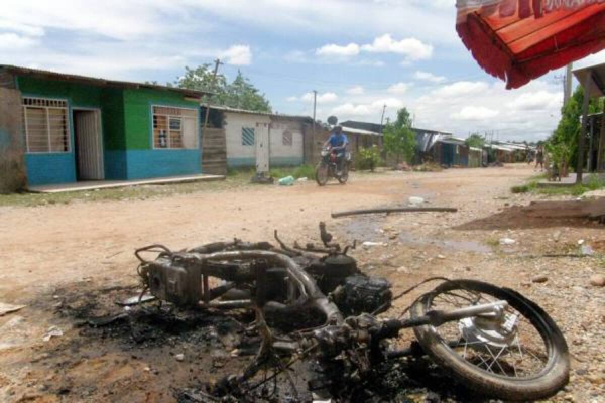 Dos motocicletas resultaron quemadas luego de que presuntamente una mujer en un aparente ataque de celos, le prendiera fuego a un velocípedo y afectara otro que estaba parqueado en el sector.(Foto: Archivo/VANGUARDIA LIBERAL)