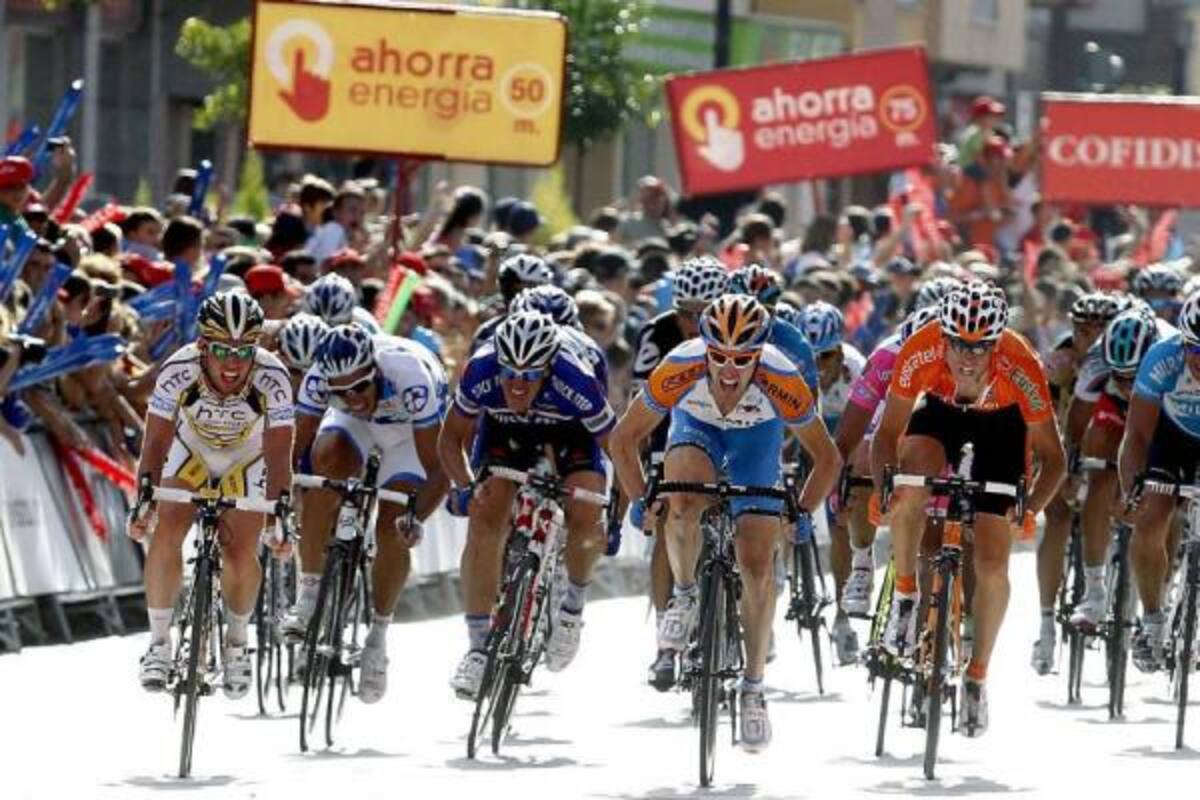 La quinta etapa de la Vuelta a España, entre Guadix y Lorca, tuvo un embalaje masivo y el estadounidense Tyler Farrar (Garmin) fue el más rápido, superando a los favoritos. (Foto: EFE / VANGUARDIA LIBERAL)