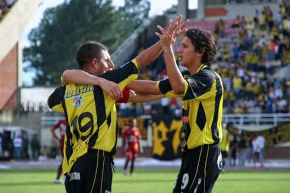 El delantero barranqueño Sergio Darío Herrera Month, fue la gran figura de la fecha del fútbol venezolano, al anotar los tres goles con los que Deportivo Táchira derrotó 3 - 1 a Aragua F.C., en un fin de semana en el que los colombianos que juegan en el exterior volvieron a hacerse notar en las porterías contrarias.(Foto: AFP / VANGUARDIA LIBERAL)