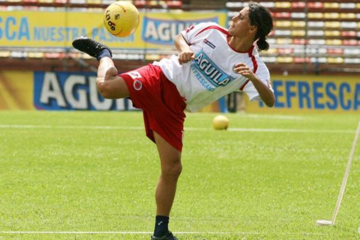 Giovanni Hernández habló ayer en serio cuando la justicia de Argentina solicitó orden de captura internacional por supuesta evasión de impuestos. Los abogados del jugador viajaron para solucionar su situación. (Foto: Archivo / VANGUARDIA LIBERAL)