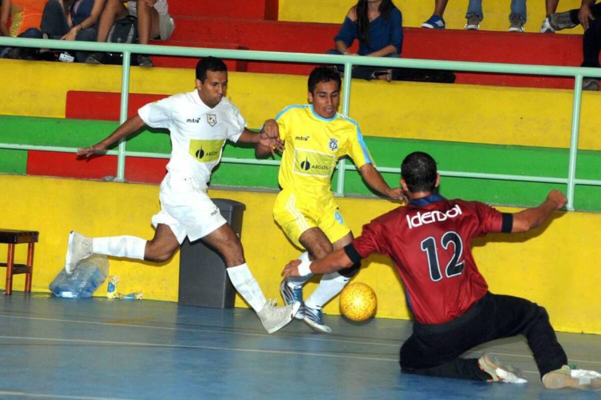 Manuel Isidro Díaz, es uno de los jugadores más destacados de Real Bucaramanga – Casalins, se espera que hoy su aporte sea importante, para ayudar al equipo a lograr su primera victoria en la Liga Argos II de Fútbol Sala Fifa. (Foto: Archivo / VANGUARDIA LIBERAL)