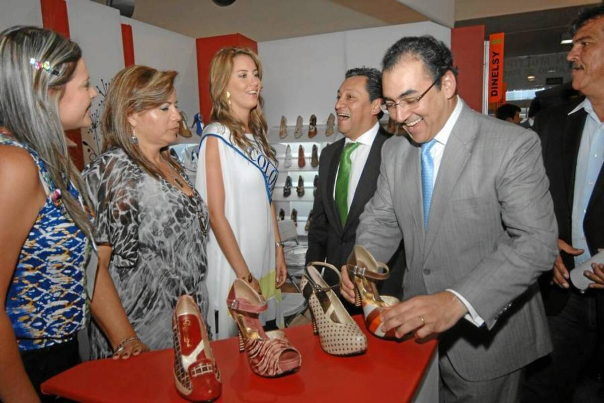 El ministro de Comercio, Industria y Turismo, Sergio Díaz Granados alentó a los productores de calzado para que se lancen a competir en el exterior aprovechando los acuerdos comerciales. (Foto: Jaime del Río/VANGUARDIA LIBERAL )