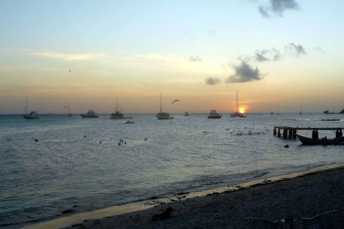 Los tres etarras fueron capturados a bordo de una embarcación de recreo cuando intentaban llegar a Venezuela desde Cuba, y su nave encalló en el archipiélago de Los Roques. (Foto: EFE / VANGUARDIA LIBERAL)