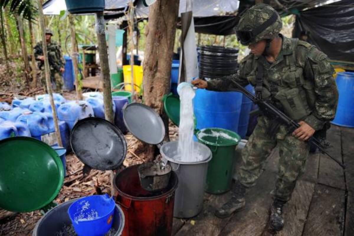 Este año las Fuerzas Militares han incautado en todo el país 25 toneladas de cocaína y 17 toneladas de marihuana en distintos operativos. Según el almirante Cely Núñez, estos golpes afectaron las finanzas de las Farc, el Eln y las bandas criminales.