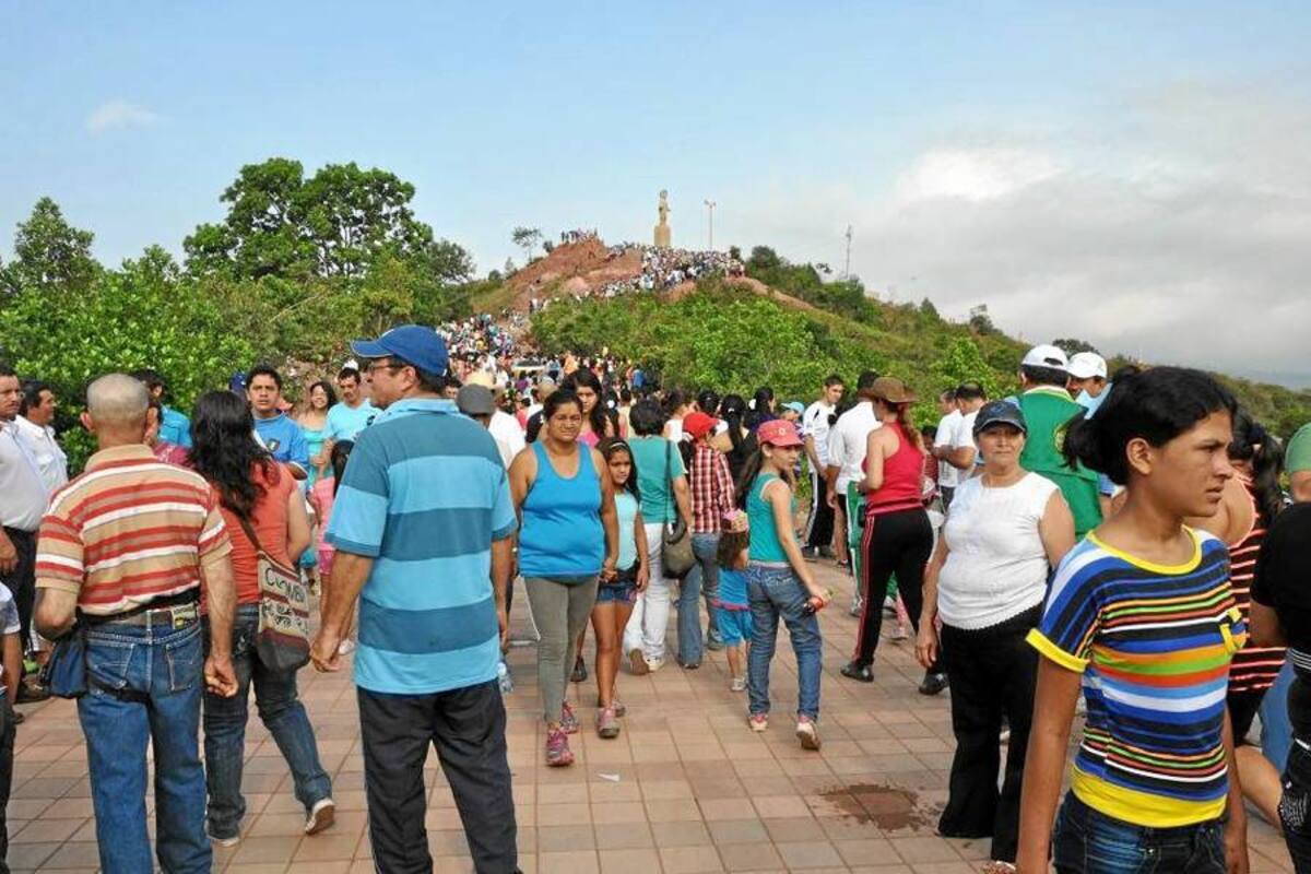 La Semana Santa en Piedecuesta concluyó con una buena nota en cuanto a la asistencia de personas a los actos litúrgicos y en cuanto a la seguridad. (Foto: Suministradas/VANGUARDIA LIBERAL)