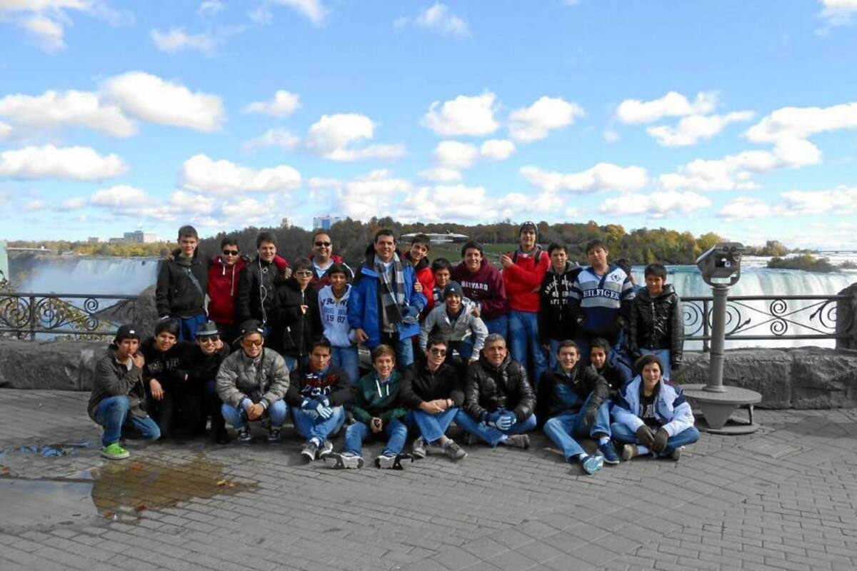 Andrés García, Juan Diego Jaimes, Néstor Castro, Santiago Peñuela, Nelson Luna, Camilo Delgado, Alberto Guarín, Miguel Flórez, Mauricio Manrique, Felipe Gómez, Alejandro Manrique, Juan Guillermo Arenas, Jorge Delgado, David Arjona, Santiago Ortiz, Jaime Bris, Juan Pablo Rivero, Juan Carlos Serrano, Daniel Hernández, Tomas Díaz, Daniel Moreno, Óscar Bris, Juan Camilo Jaimes, Luis Plata, Jorge Ardila y Juan Pablo Rodríguez. (Foto: Suministrada / VANGUARDIA LIBERAL)
