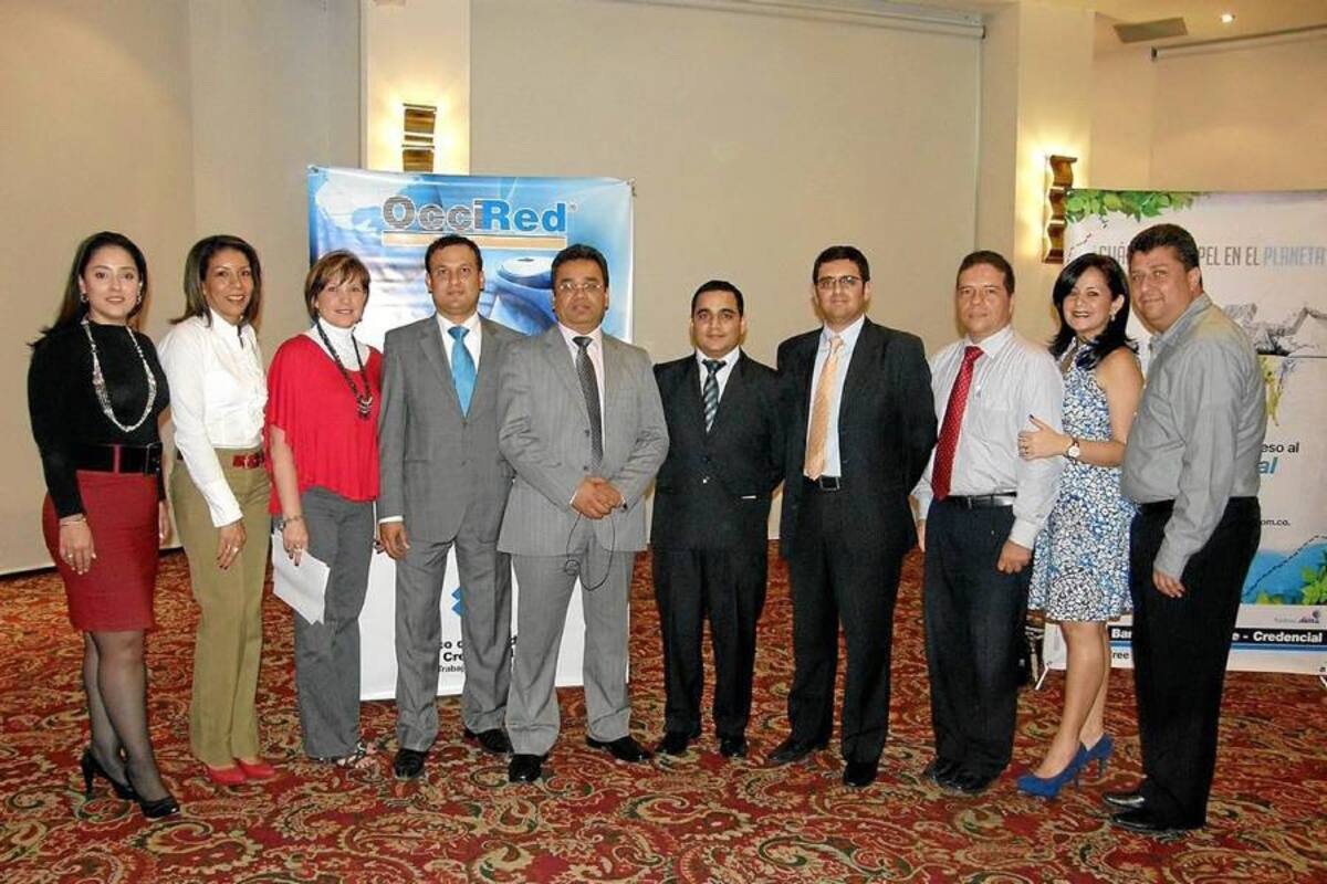 Silvia Barajas, Julia Adriana Copete, Ángela María Rueda, Hugo Alfonso Mora, Franklin Tijaro, Felipe Muriel, Víctor Yomayusa, José Fernando Castillo, Magda Paola Ramírez y William Portilla. (Foto: Javier Gutiérrez / VANGUARDIA LIBERAL)