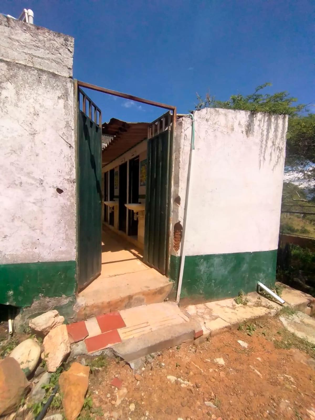 Este es el aspecto de la actual infraestructura, donde al menos 150 estudiantes están matriculados. (Foto: Suministrada / VANGUARDIA)