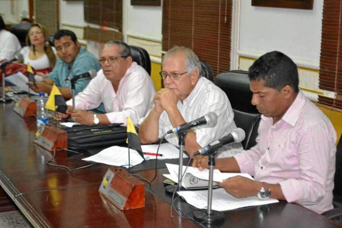 Ante el Concejo de Barrancabermeja sindicato y directivas de Ferticol presentaron propuesta para salvamento de la factoría. (Foto: Suministrada/VANGUARDIA LIBERAL)