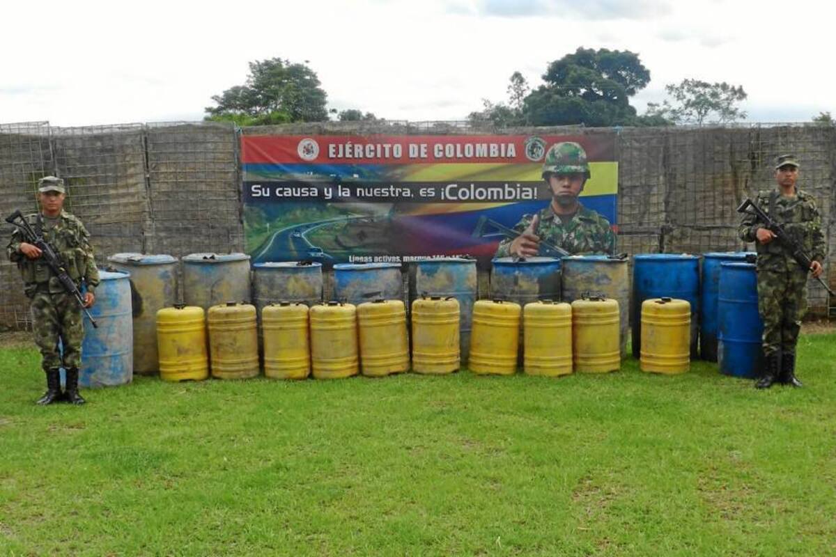 La gasolina incautada fue dejada a disposición de la Fiscalía 28 de Simití, sur de Bolívar. (Foto: Suministrada/ VANGUARDIA LIBERAL)