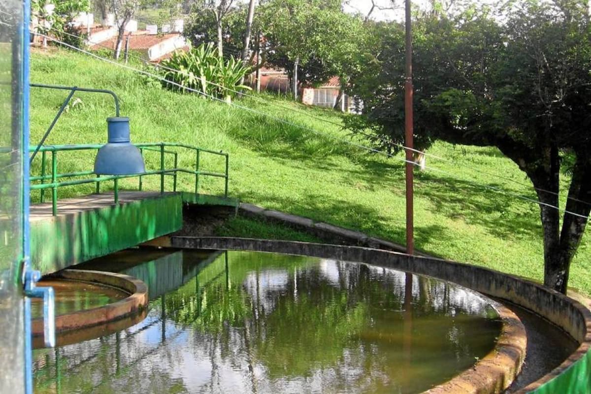 Un nuevo suministro de agua tendrá la capital de la provincia Comunera, con la ejecución del proyecto de construcción de la línea de abastecimiento desde la Quebrada Cinco Mil, optimización del Sistema de Tratamiento y Almacenamiento del acueducto urbano. (Foto: Nancy Milena Gómez /VANGUARDIA LIBERAL)