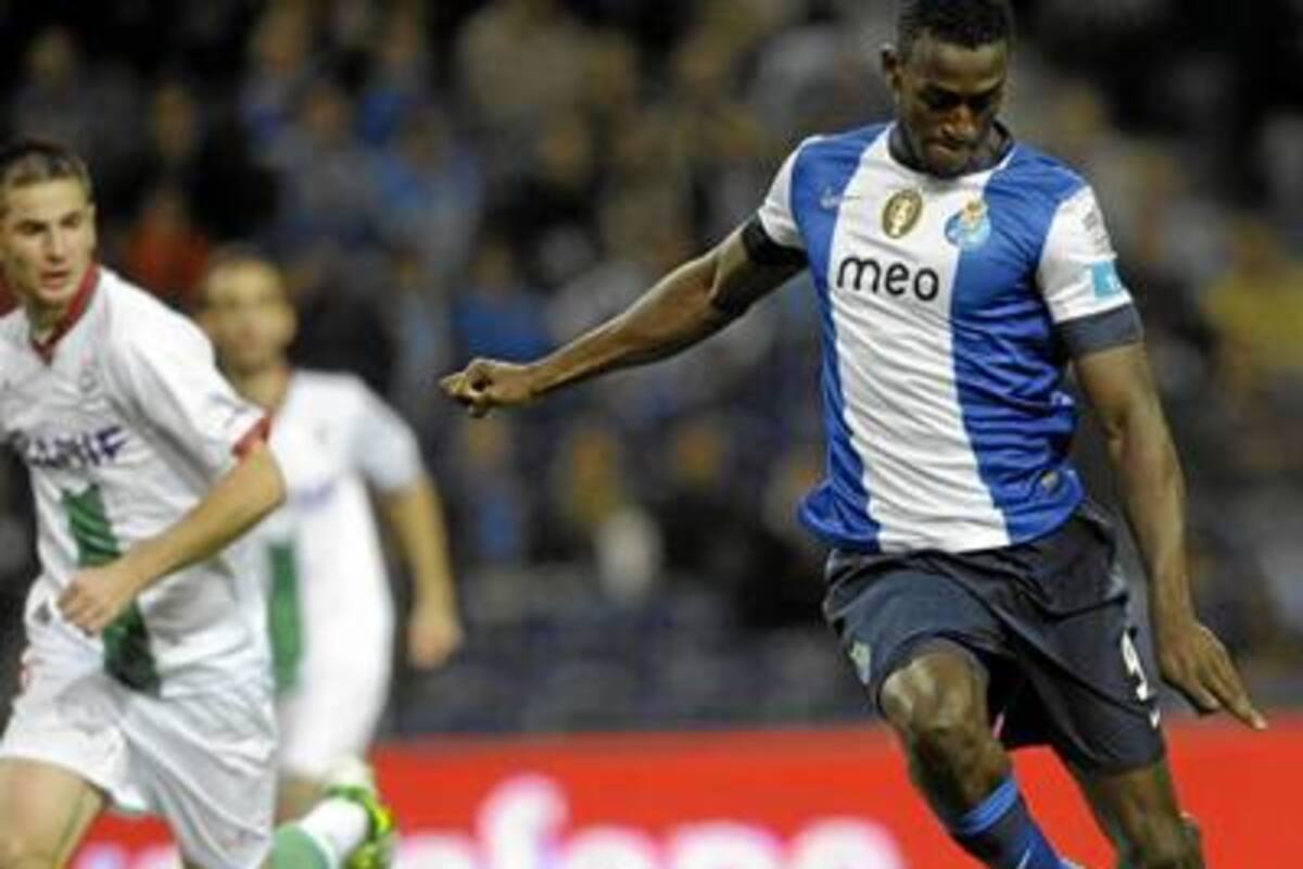 Los ‘dobletes’ de dos jugadores colombianos, Jackson Martínez y James Rodríguez, permitieron al Oporto golear ayer 5-0 al Marítimo y montarse provisionalmente a la primera posición de la Liga portuguesa. (Foto: AFP / VANGUARDIA LIBERAL)
