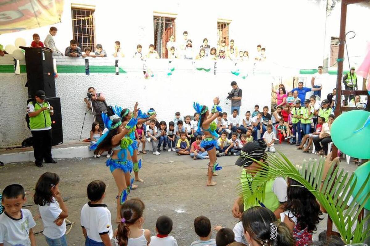 La Policía busca generar espacios de participación para que la comunidad se exprese y tenga un espacio de sano esparcimiento. (Foto: Suministrada/VANGUARDIA LIBERAL)