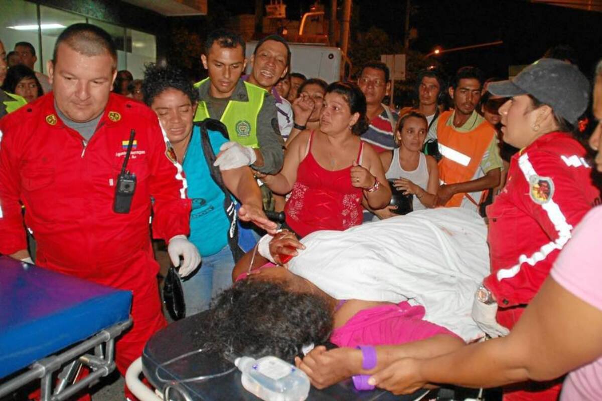Los 27 heridos fueron traslados a la Clínica Magdalena, Clínica San José, Hospital Regional del Magdalena Medio y la Policlínica de Ecopetrol. (Foto: Édgar Pernett/VANGUARDIA LIBERAL )
