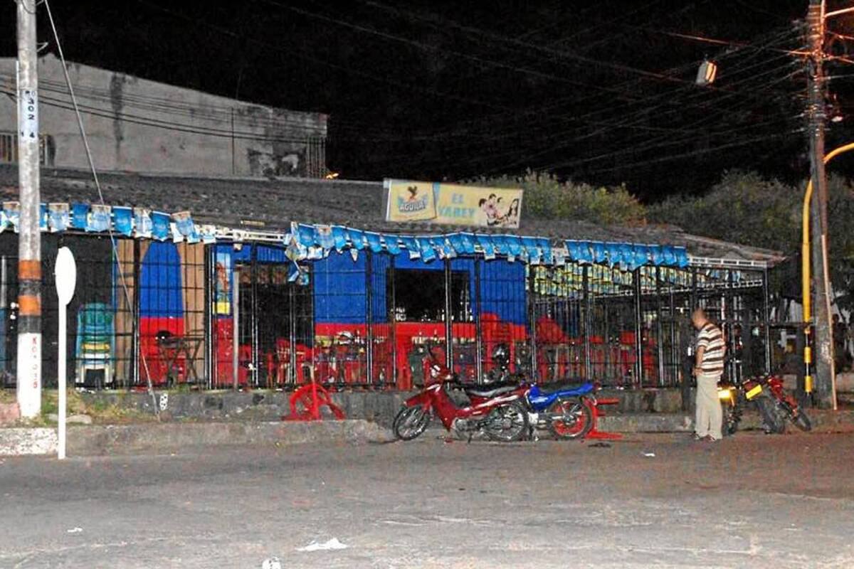 El atentado ocurrió el sábado a las 10:40 de la noche en un establecimiento localizado en la Avenida 52 con carrera 36B, del barrio Primero Mayo, en Barrancabermeja. (Foto: Édgar Pernett/VANGUARDIA LIBERAL)