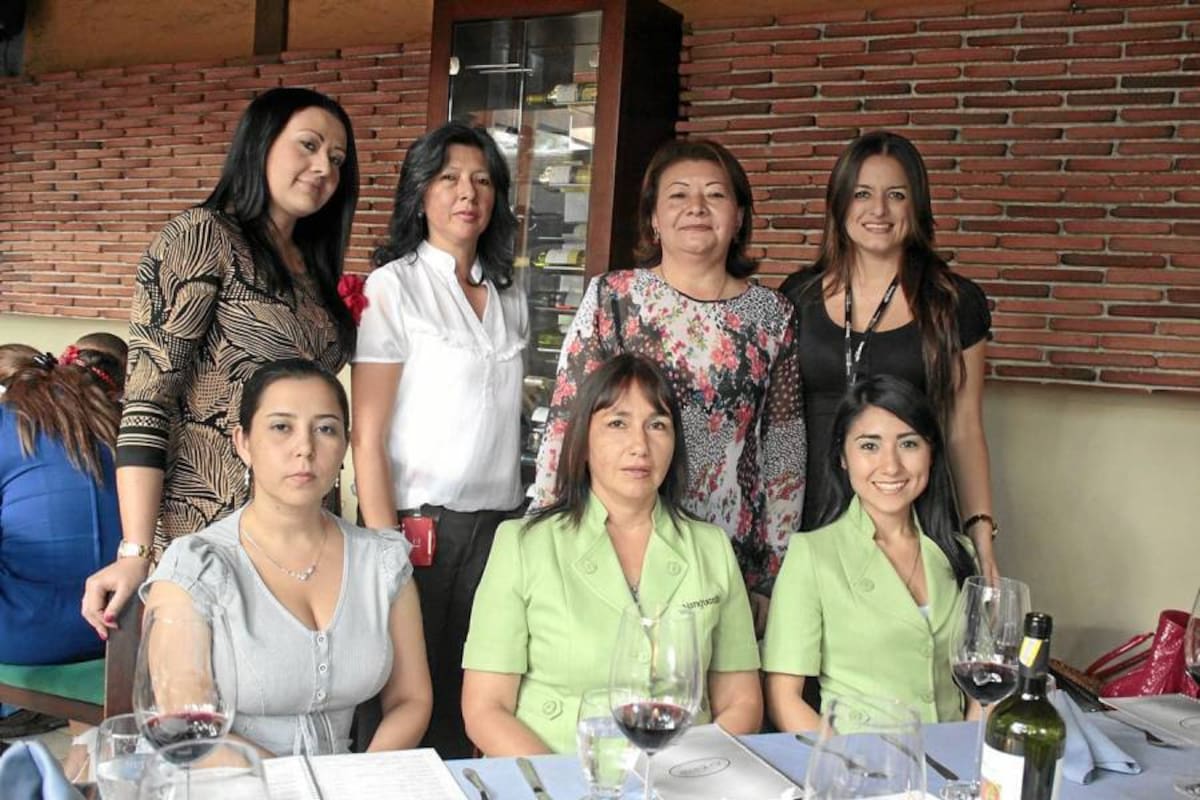 María Victoria Arias, Rubiela Ardila León, Yesenia Prada, Andrea Villamil, María Isabel Colmenares, Alicia Bohórquez y Luz Helena Rodríguez, . (Foto: Javier Gutiérrez / VANGUARDIA LIBERAL)