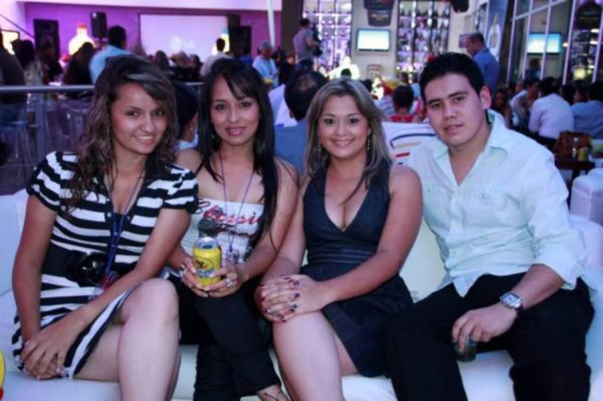 Andrea Angulo, Yolanda Ariza, Yadira Ortíz y Mario Gamarra.(Foto: Fotos: / VANGUARDIA LIBERAL)