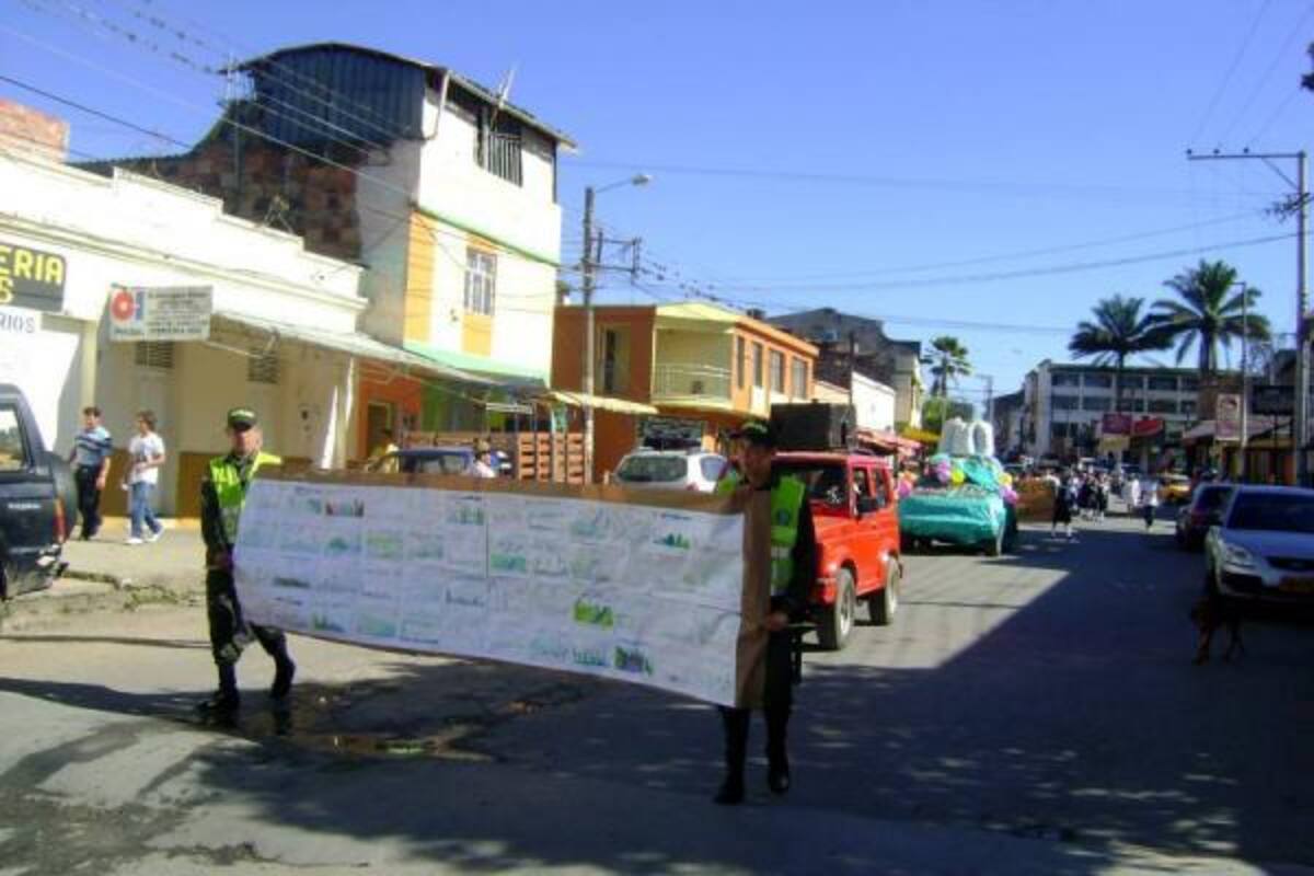 Aspectos del desfile llevado a cabo el 2 de febrero, en la ciudad de Barbosa, con el cual se recordó a la comunidad en general la importancia de los humedales.(Foto: Suministrada /VANGUARDIA LIBERAL)