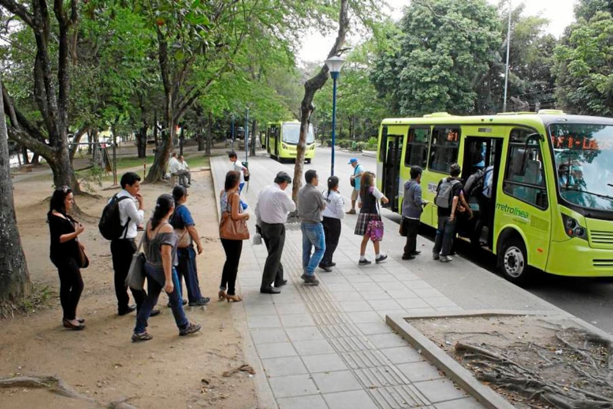 Frecuencias y puntos de recarga, los aspectos por mejorar de Metrolínea (Foto: Nelson Díaz/VANGUARDIA LIBERAL)