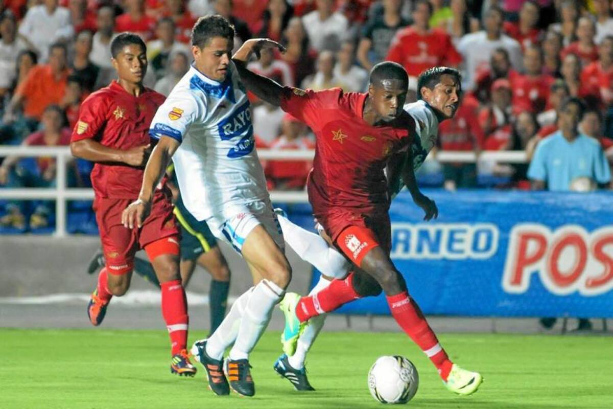Tras caer en la primera fecha del Torneo Postobón 1 – 0 ante el América de Cali, el Real Santander buscará la primera victoria del certamen cuando reciba, esta tarde en el estadio Alfonso López, a Bogotá FC. (Foto: Colprensa / VANGUARDIA LIBERAL)