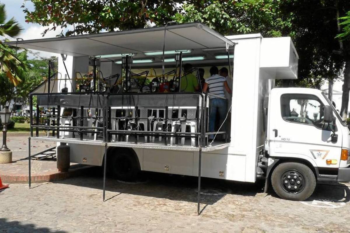 Las aulas móviles con las que cuenta el Sena son talleres que se pueden llevar de un lugar a otro y a través de los cuales se imparte formación en joyería. (Foto: Suministrada/VANGUARDIA LIBERAL)