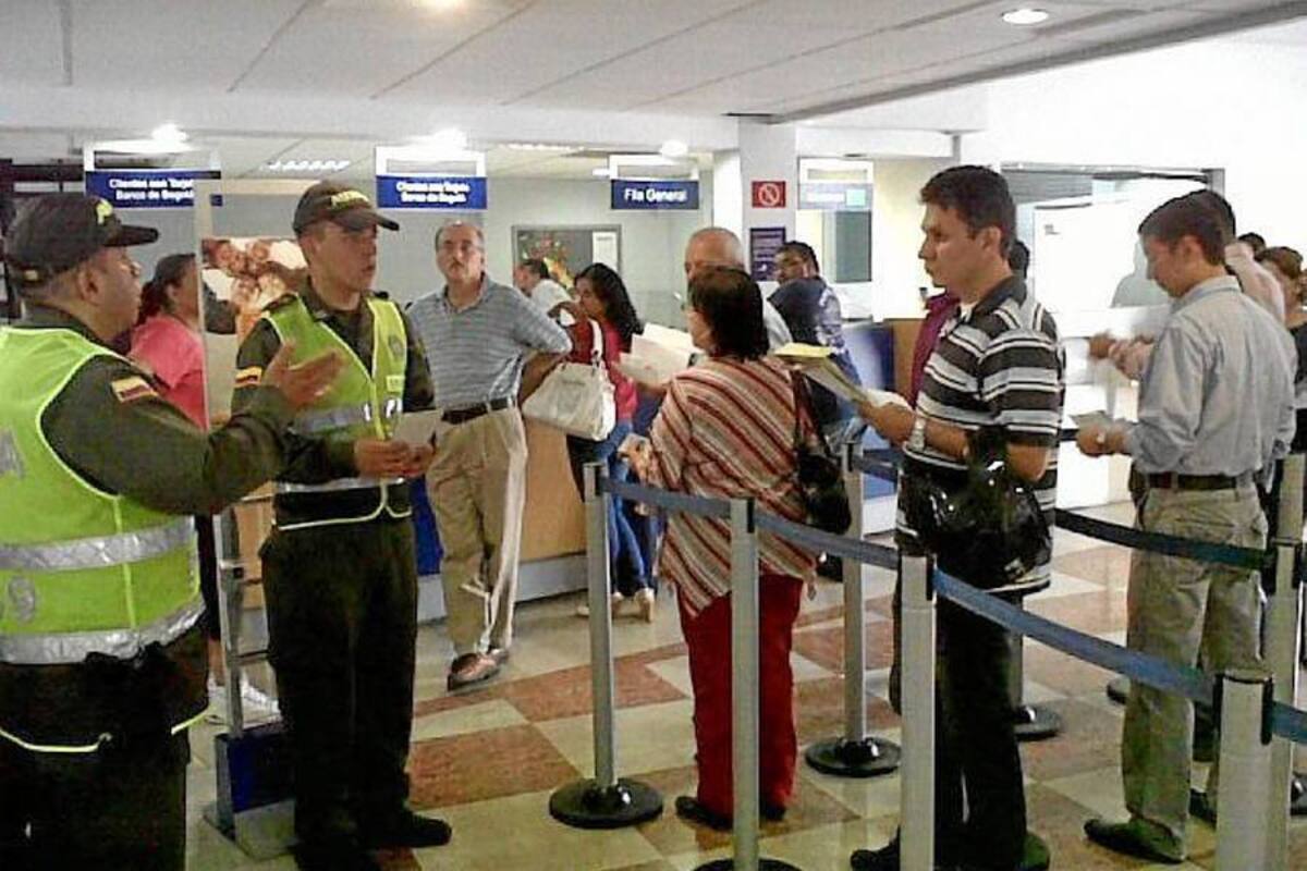 La Policía busca reducir los casos de hurto a usuarios de entidades bancarias, mediante estas campañas de prevención. (Foto: Suministrada/VANGUARDIA LIBERAL)