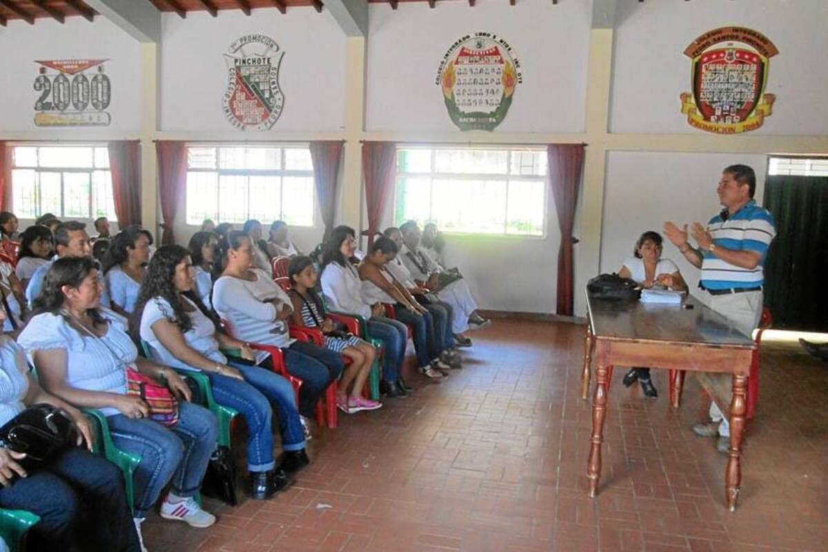 La reunión se llevó a cabo el domingo 2 de diciembre en el salón del colegio Pedro Santos del municipio de Pinchote. (Foto: Suministrada - Asociación de vivienda / VANGUARDIA LIBERAL)