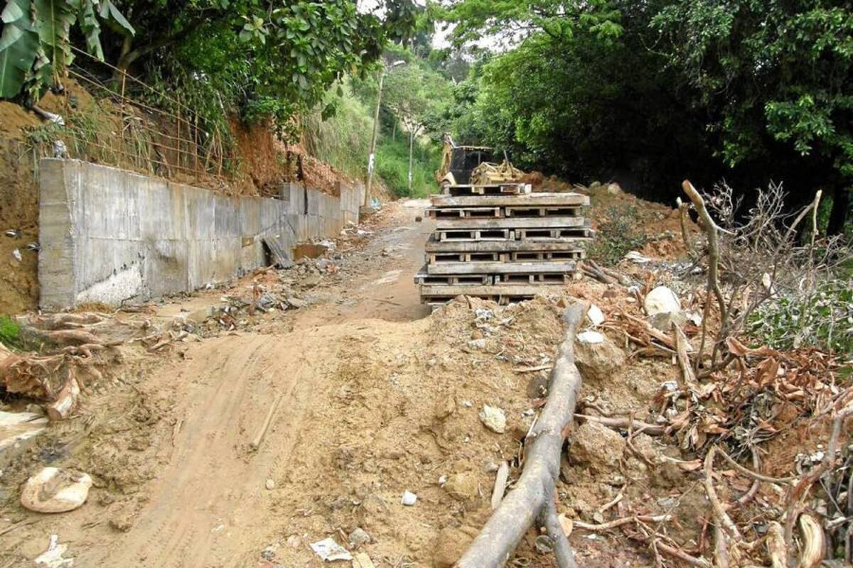 Suspendida obra de Colombia Humanitaria en Floridablanca (Foto: Sully Catherine Santos H./VANGUARDIA LIBERAL)