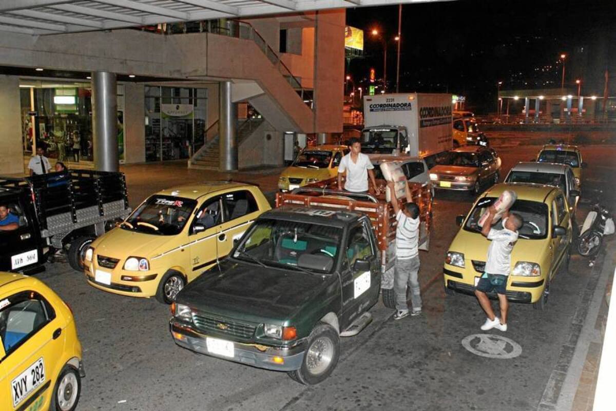 Los conductores no respetan las señales viales en Cañaveral (Foto: Mauricio Betancourt/VANGUARDIA LIBERAL)