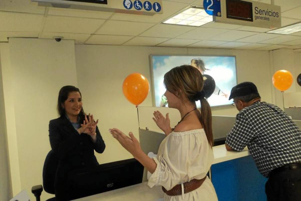 A partir de la fecha Telebucaramanga ofrece un servicio especial a las personas con discapacidad auditiva a través del lenguaje de señas. (Foto: Suministrada/VANGUARDIA LIBERAL)