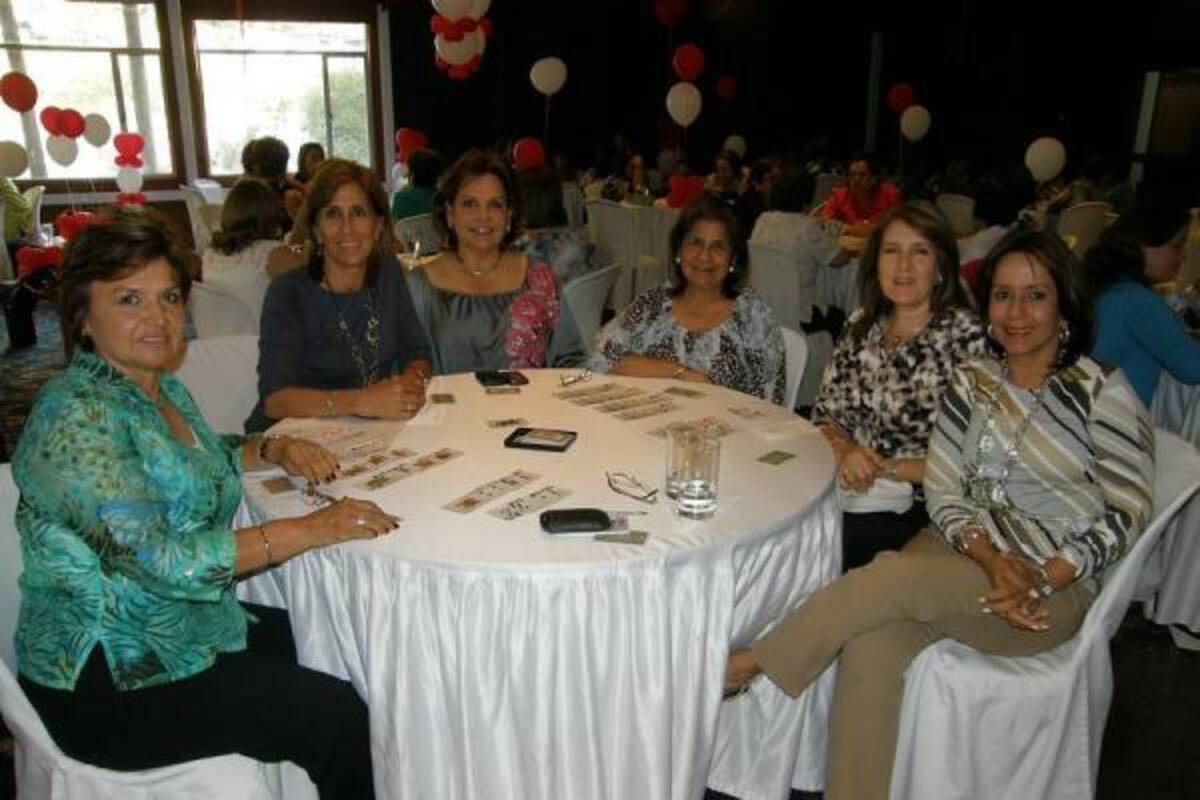 Gloria de Galvis, Lucía Patiño, Rosita Moncada de Serpa, Clarita de Cifuentes, Nidia de Cavanzo y María Mercedes Uribe.(Foto: Fotos: Javier Gutiérrez Pieruccini/VANGUARDIA LIBERAL)