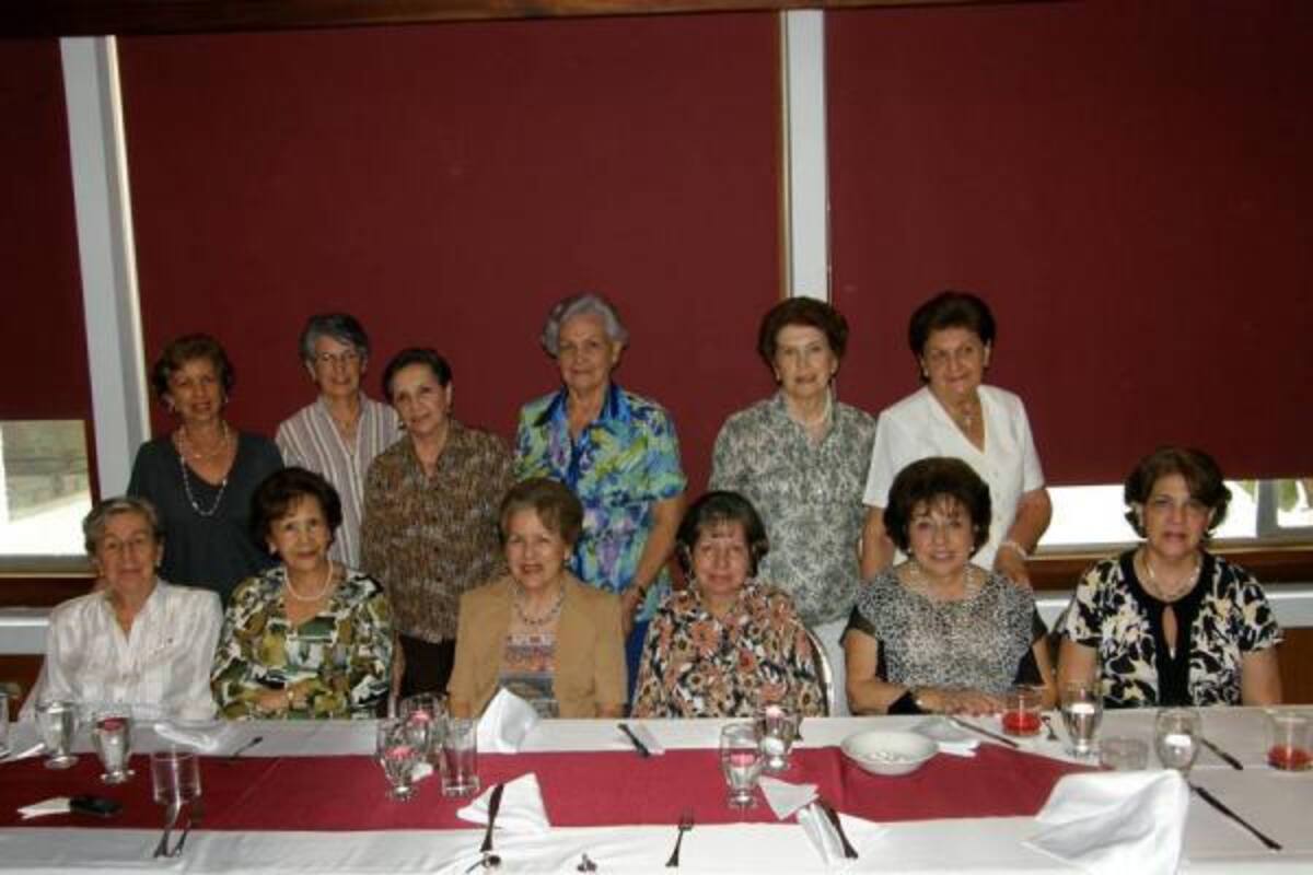 Teresa de Linares, Mariela Gómez de Pradilla, Leonor de Ortiz, Orfilia de Rueda, Alicia de Rueda, Carmen Gómez, Lilia de Gómez, Isabel de Ríos, Celina de Uscátegui, Cecilia Franco, Eugenia de Barrera y María Isabel Ordóñez de Gómez.(Foto: Foto: Javier Gutiérrez/VANGUARDIA LIBERAL)