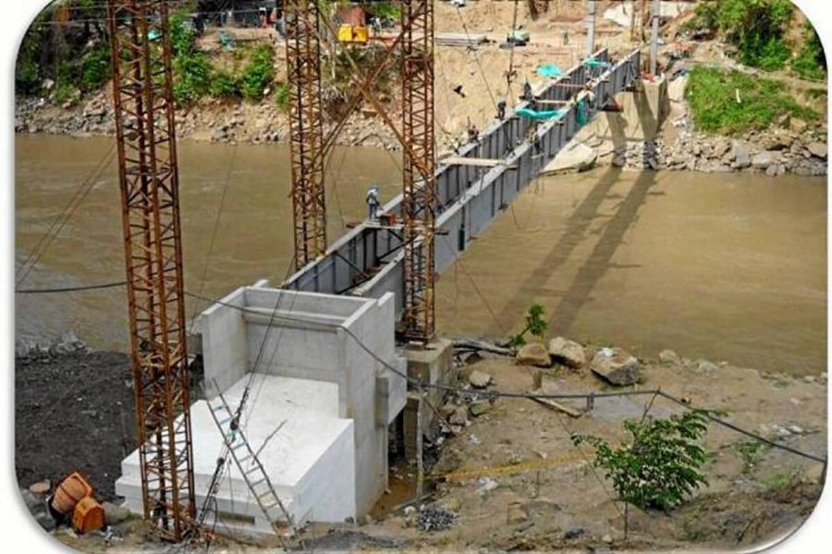 Isagén estimo que antes del 15 de febrero finalizará los trabajos de construcción del puente El Tablazo que comunica a San Vicente de Chucurí con Bucaramanga. (Foto: Suministrada/VANGUARDIA LIBERAL)