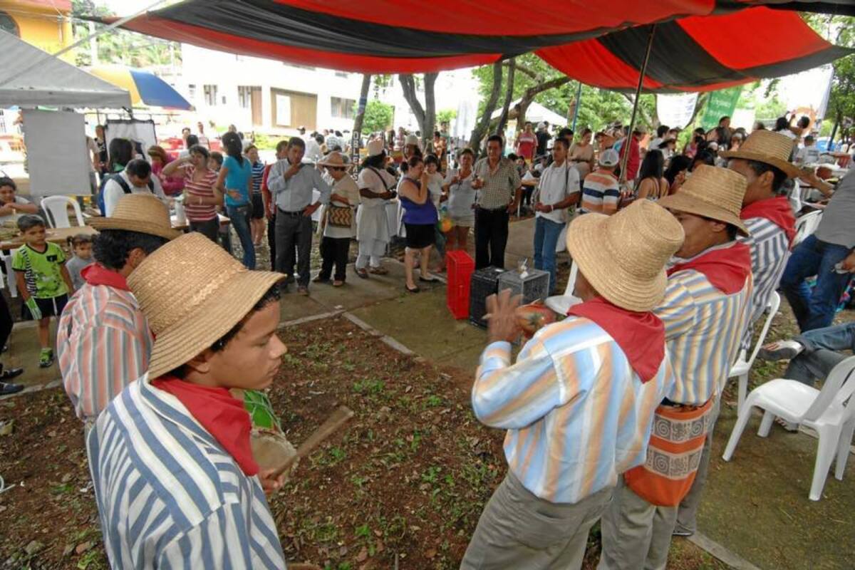 La buena vida, ‘bajo la carpa’