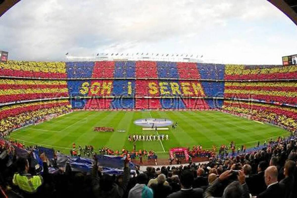 En el clásico Barcelona - Real Madrid de abril pasado el diseño del mosaico mantuvo los colores del club culé y se destacó la frase en catalán ‘Som i serem’, ‘Somos y seremos’. (Foto: Tomado de www.fcbarcelona.es / VANGUARDIA LIBERAL )