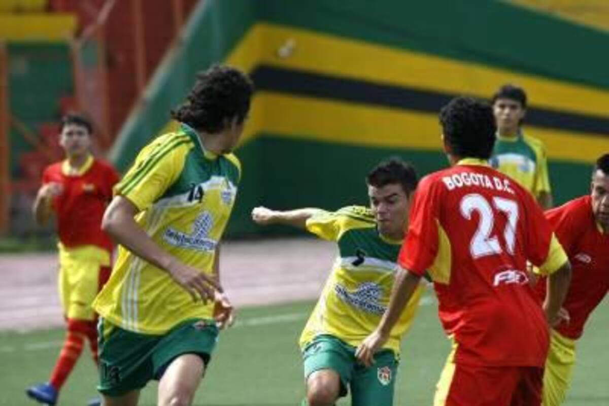 Santander no pudo despedirse de su afición con triunfo y cayó 3 - 1 ante Valle en el último partido del zonal semifinal del Campeonato Nacional de Fútbol Juvenil. (Foto: Archivo / VANGUARDIA LIBERAL)