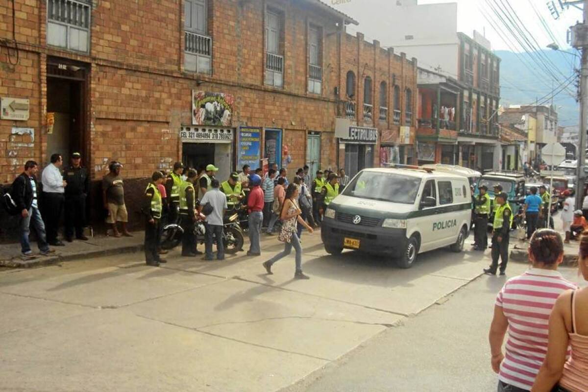 Policía de San Gil en medio de controles (Foto: SUMINISTRADA / VANGUARDIA LIBERAL)