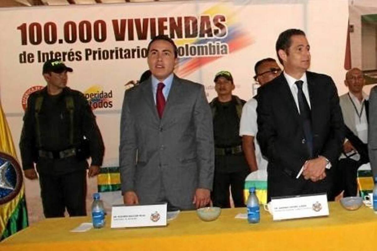 El ministro Germán Vargas Lleras estará a la una de la tarde en el parque principal de San Gil en compañía del gobernador Richard Aguilar Villa y alcaldes de la Provincia para la firma del convenio (Foto: Suministrada Gobernación / VANGUARDIA LIBERAL)