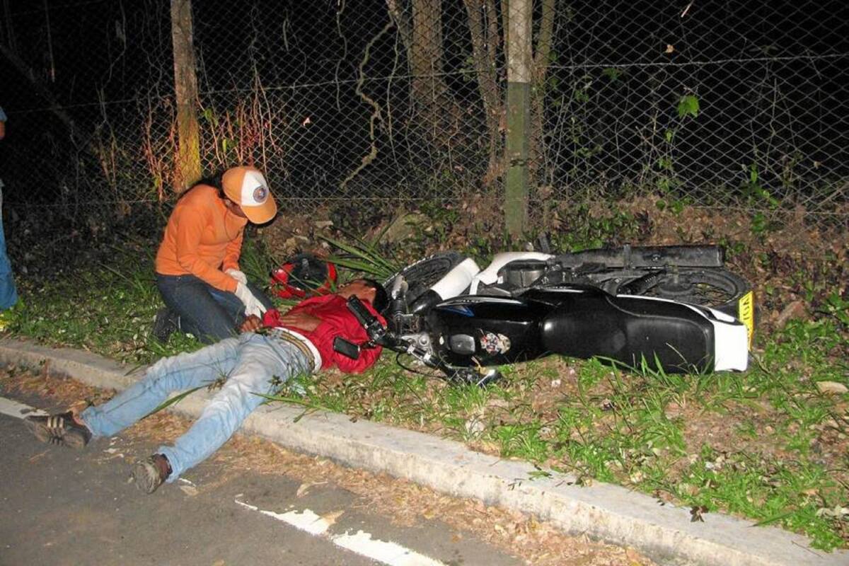 El accidente se registró el sábado a las 8:30 de la noche. La víctima fue auxiliada por la Defensa Civil. (Foto: Suministrada/VANGUARDIA LIBERAL )