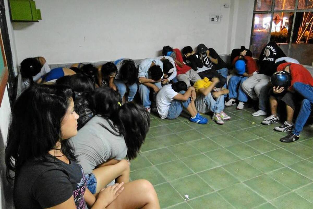 Los 41 menores de edad aprehendidos por la Policía fueron dejados a órdenes de la Comisaría de Familia de Bucaramanga. (Foto: Suministrada/VANGUARDIA LIBERAL)