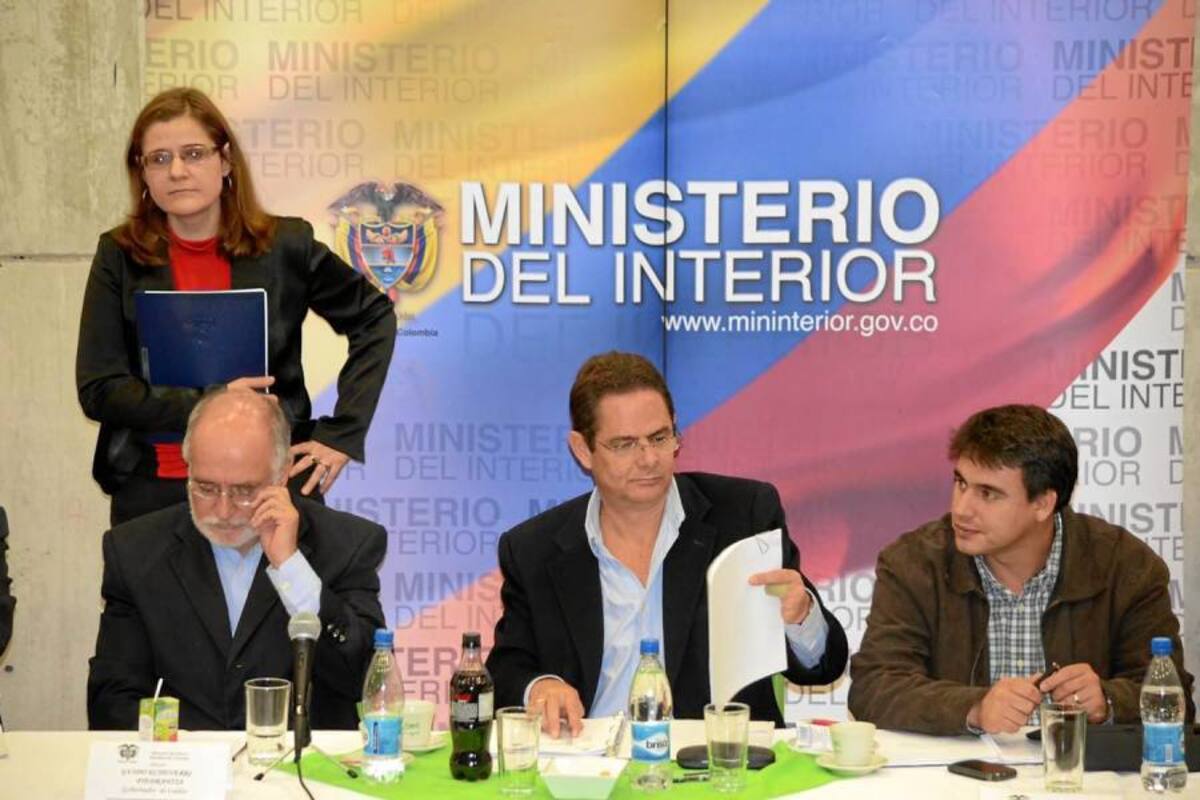 Vargas Lleras pidió aportes para avanzar en descentralización fiscal